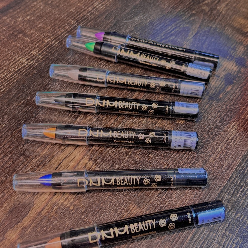 Eyeliner Stick Set - Black, Purple, Gold, Pearl White, Blue, Green, Mocha Beige - Picture 5 of 5